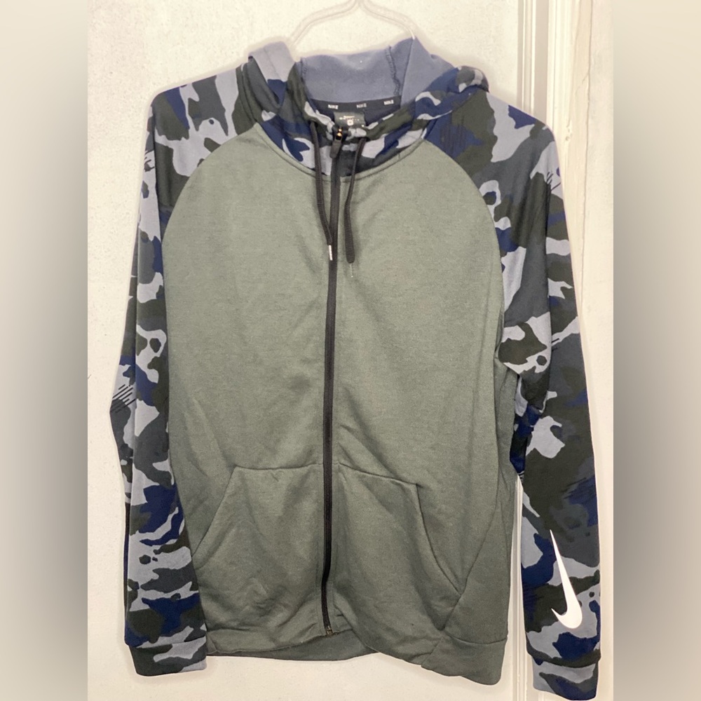 Nike Dri-Fit Hoodie Sweater